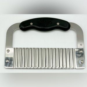 Pampered Chef 7” Garnisher Crinkle Cutter #1062